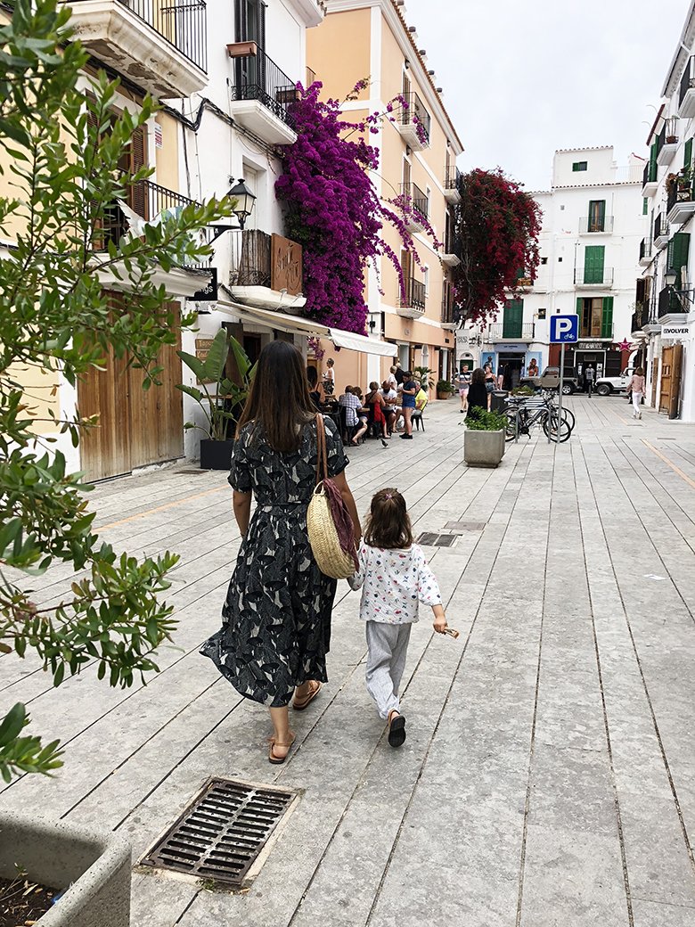Je vous raconte notre petit séjour à Ibiza et vous livre mes bonnes adresses... bit.ly/2l00aZ2 #ibiza #cityguide #baleares #holidays