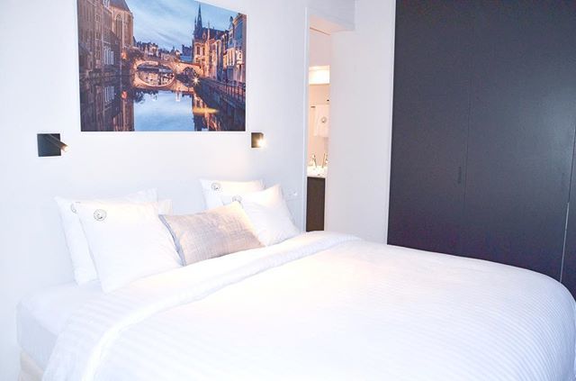 houseofedward_'s tweet photo. We ensure that you will have a good rest when you stay with us. Our signature Heirloom beds have toppers and 450 thread-count linen, which will revisit the definition of the word ‘sleep’. Book directly for our Studio with Terrace for a starting rate … https://t.co/oFsKwzWbC8 https://t.co/x11MZF2OyH