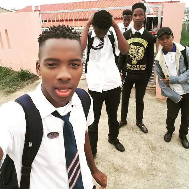 Beeso_M3's tweet photo. @ZULUMKHATHINI #UniformSwag 🤓👾👌💥👑 https://t.co/c9J5ZujGig