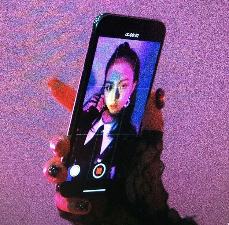 bbpinktrash's tweet photo. YG will always have this attitude of making surprises & being suspense, just like how he revealed our girls as the official members of BP.
#블랙핑크 #BLACKPINK #Selecting_EP_Cover #No_Photoshop #There_Is_No_Explanation_For_Great_Music
#One_Year_of_Preparation #YG_4th_BatteY #YG https://t.co/1Qz0xAumQR