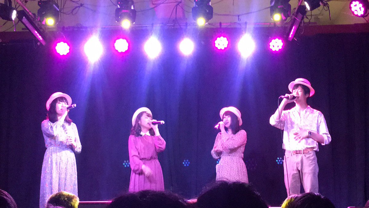 MagicQuartet304's tweet photo. 先日、ほーりーさん主催2回生同期ライブ｢Wake Up!｣に出演させて頂きました👒同期のバンドの演奏がたくさん聴けて、すごく素敵なライブでした😳💕私たちマジカルもとっても楽しめた1日となりました✨来てくださった皆さん、差し入れもたくさんありがとうございました😌🍭💫 https://t.co/sfUXO02iyz
