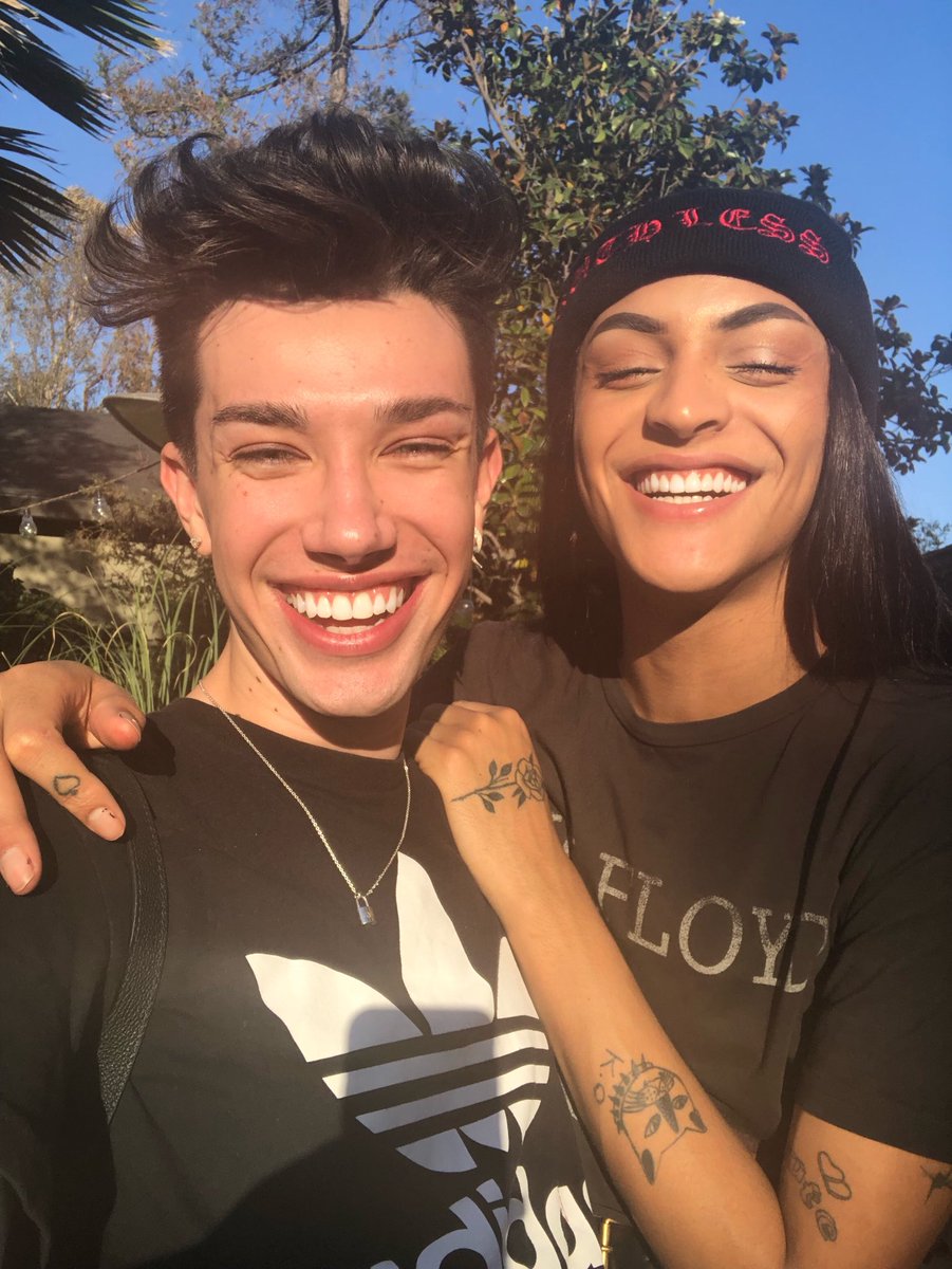 jamescharles's tweet photo. finally met my older sister 😍 @pabllovittar https://t.co/LDhlZUJX1r