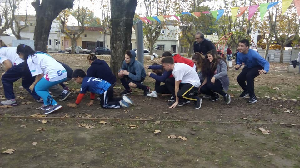 lorena_pangaro's tweet photo. #CulturaCamina y el #ElencoJuvenil3F lo disfruta compartiendo. Gracias por esta tarde de juegos, risas y abrazos😍 https://t.co/YqIuBO3DmX