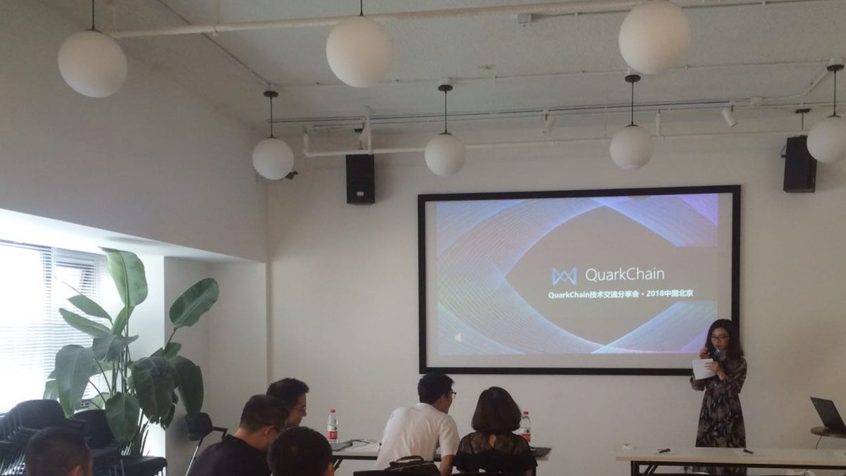 Quark_Chain's tweet photo. June 9，QuarkChain sponsored the @segment_fault blockchain hackathon in Beijing and held a joint meetup with @drep_foundation https://t.co/LIkqWKV09D
