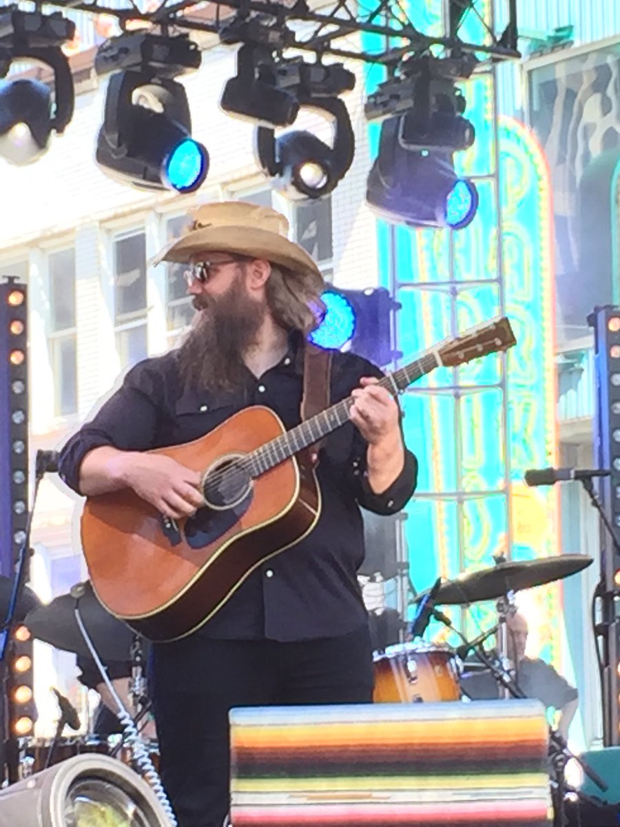 pamelagallus's tweet photo. #cmafest19 https://t.co/998CIUsRQm