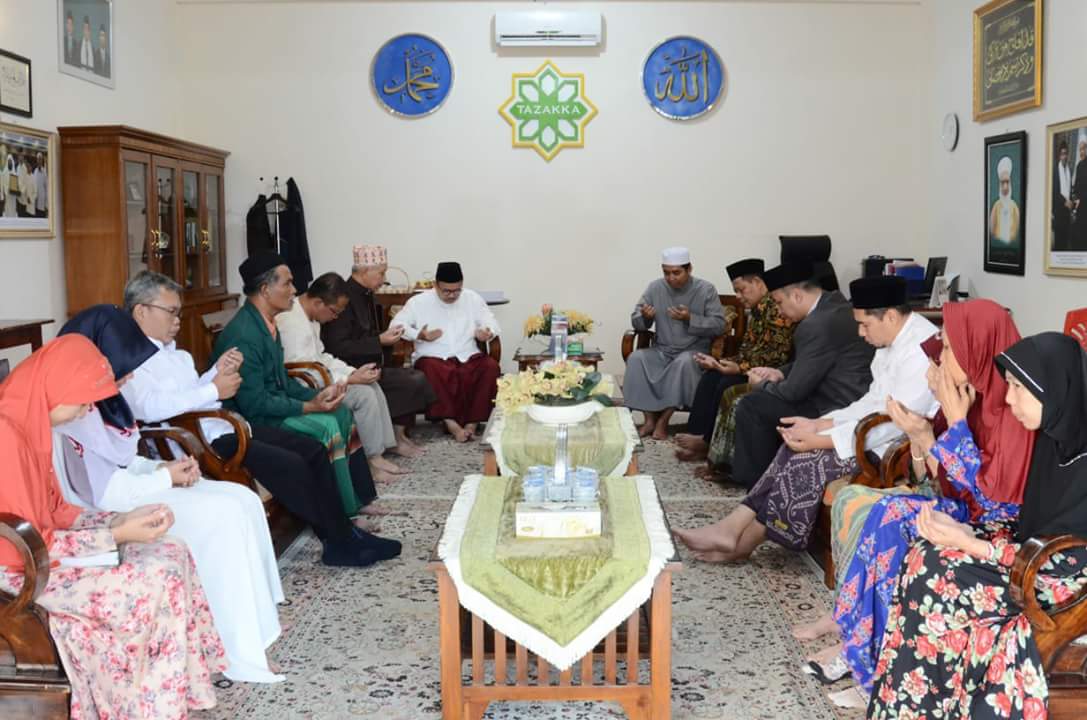 CumaMata's tweet photo. “Kepala daerah harus bisa menjadi panglima pemberantasan korupsi di daerah masing2. Integritas menjadi sangat penting, baik calonnya dan cara kerjanya. Jadi sangat terkait dengan program kami bgm Jateng bisa bebas dari korupsi.” Sudirman Said

#JatengDaruratKorupsi https://t.co/0UnqAW8sfo