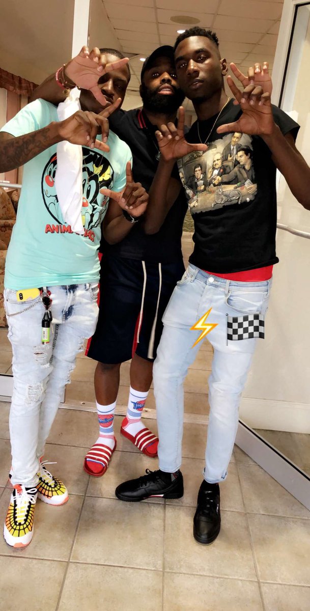 1RoadRunnaMOB's tweet photo. #RoadRunnaMOB ⚡️🏁 https://t.co/4SVPt1T8bW