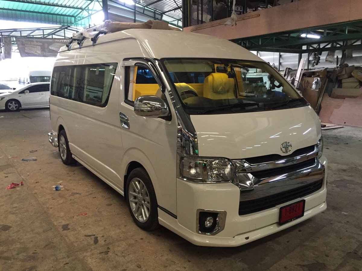 toyota 9 passenger van