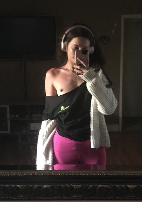 Can&rsquo;t get enough 👅🙏💋 https://t.co/uXWfto1036<a href="/tag/mvsales"class="tags"><span>#mvsales</span></a>