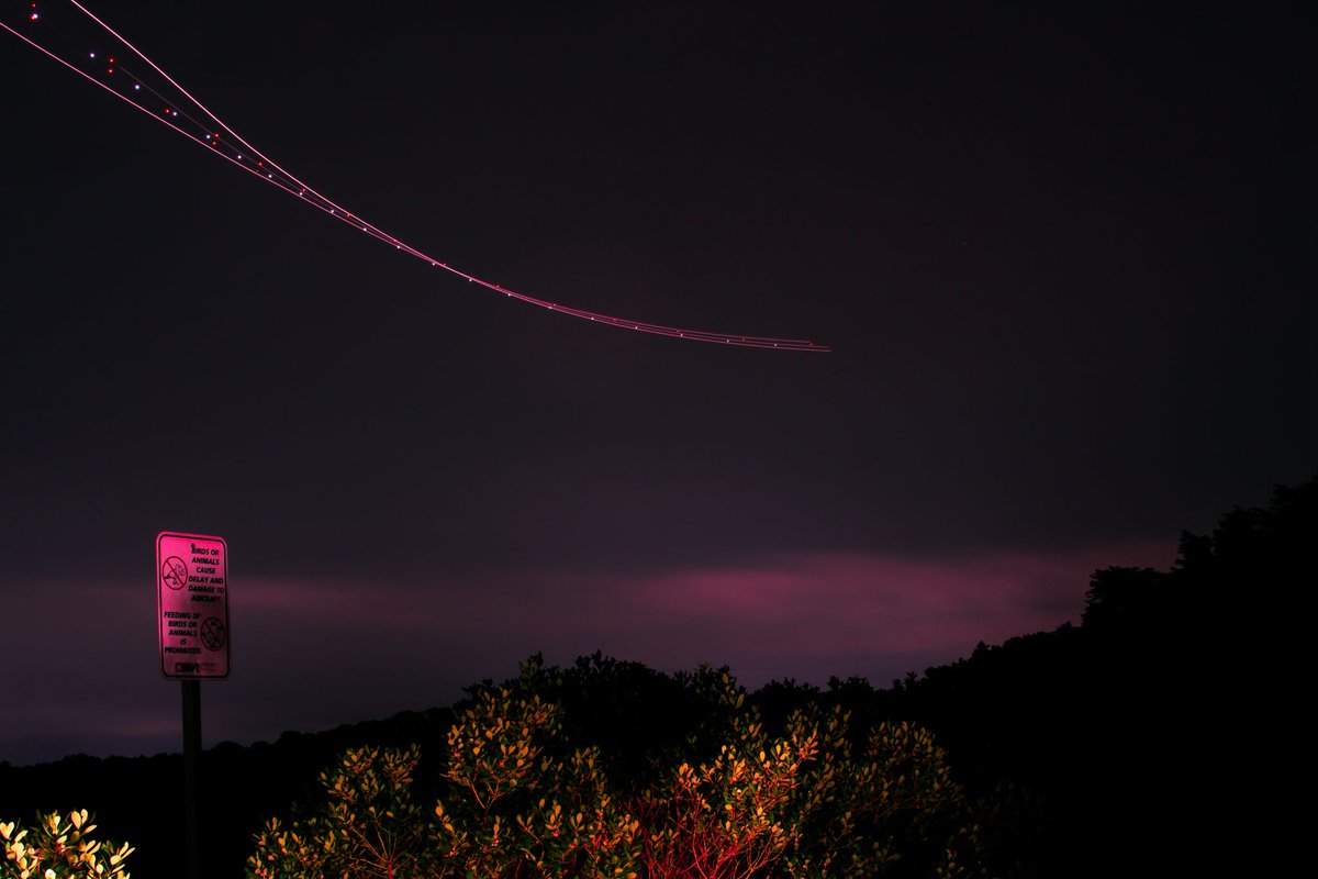 Tavietavie's tweet photo. Long exposures I took of  airplanes taking off. ✈️ https://t.co/lPL9rYLExl