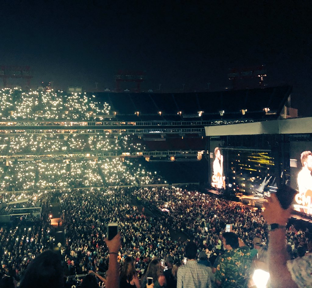 thejasonburcham's tweet photo. Pretty cool to see @ThomasRhett perform @ #CMAfest after all the cakes @CrumbGal has made for he and @laur_akins over the years! https://t.co/SZvPkcXYkT