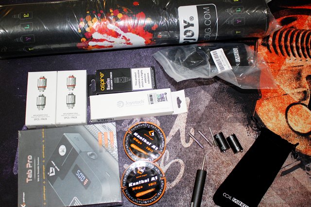 dmvaper's tweet photo. #vapjoy ビルドマット
#coilfather コイルジグ 25 30 35 40mm
コイル巻くのが簡単便利♪
#geekvape タブプロ
モッドとしても使えるオームメーター
など入荷~~🤩 https://t.co/al2NdCAwnm