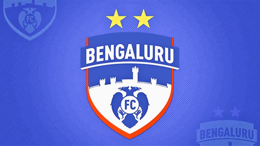 vivekgowda16's tweet photo. @WeAreBangalore The love for @bengalurufc this beautiful club and the craze they bring for every minute they play is just beyond words !! The craze that every @WestBlockBlues have is absolutely mental 💓💓💓 #CrazyMental #MyCraze https://t.co/OXdSDlTjPU