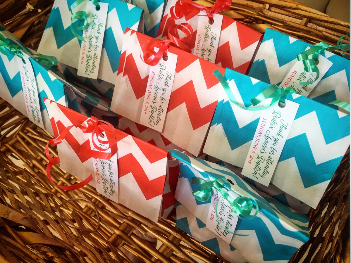atoxicdream's tweet photo. #giftfavors for Trixi's baptism last weekend. You can find these treat sacks in my shop (link in profile) or https://t.co/3uDPvrGvfZ ! #favorsupplies #craftsupplies #etsysupplies https://t.co/a2TplHWqyq