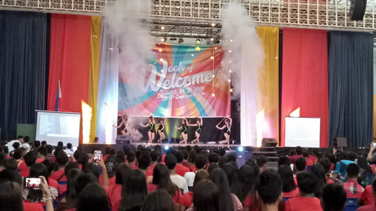 PaftPsi's tweet photo. The University of Science and Technology of Southern Philippines Welcome the Frosh with a WOW 🎉🎉 performance by USTP talents 😂😵😱

#wow2k18
#CSM2k18
#PaftPsiYAHAN https://t.co/YDXPN9sWK5