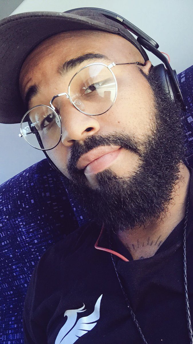 TheRicoSuave_'s tweet photo. #NewAvi #SuaveStyle #RaveDad https://t.co/k1SbuN5ZHf