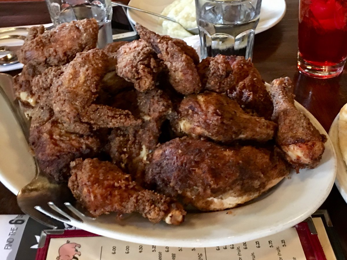 Sunday Night Family Style Fried Chicken Dinner #foodporn #friedchicken #chicken #sundaydinner #nomnomnom #pnw #ballard #seattle #seattlefood <a href="/hilifeballard/">hilifeballard</a>