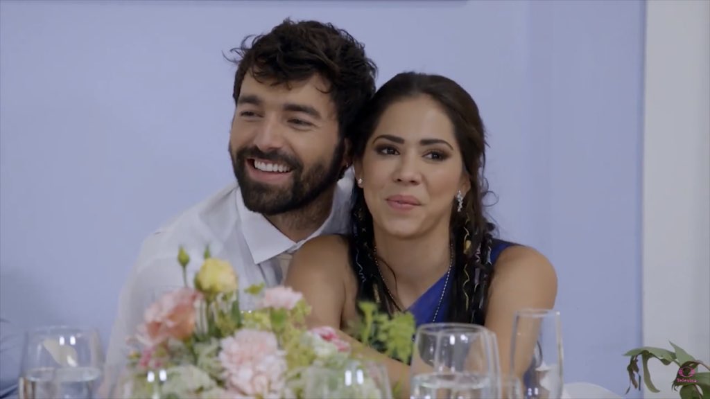 _tanachy's tweet photo. Gracias #Ferbara fue tan poco los momentos de ustedes pero fueron MARAVILLOSOS, hubiéramos querido más pero solo esperamos verlos en otro proyecto JUNTOS dónde puedan valorar más sus personajes 💛 Los extrañare @loregraniewicz #HijasDeLaLuna #FERBARA https://t.co/GliiIj2DtQ