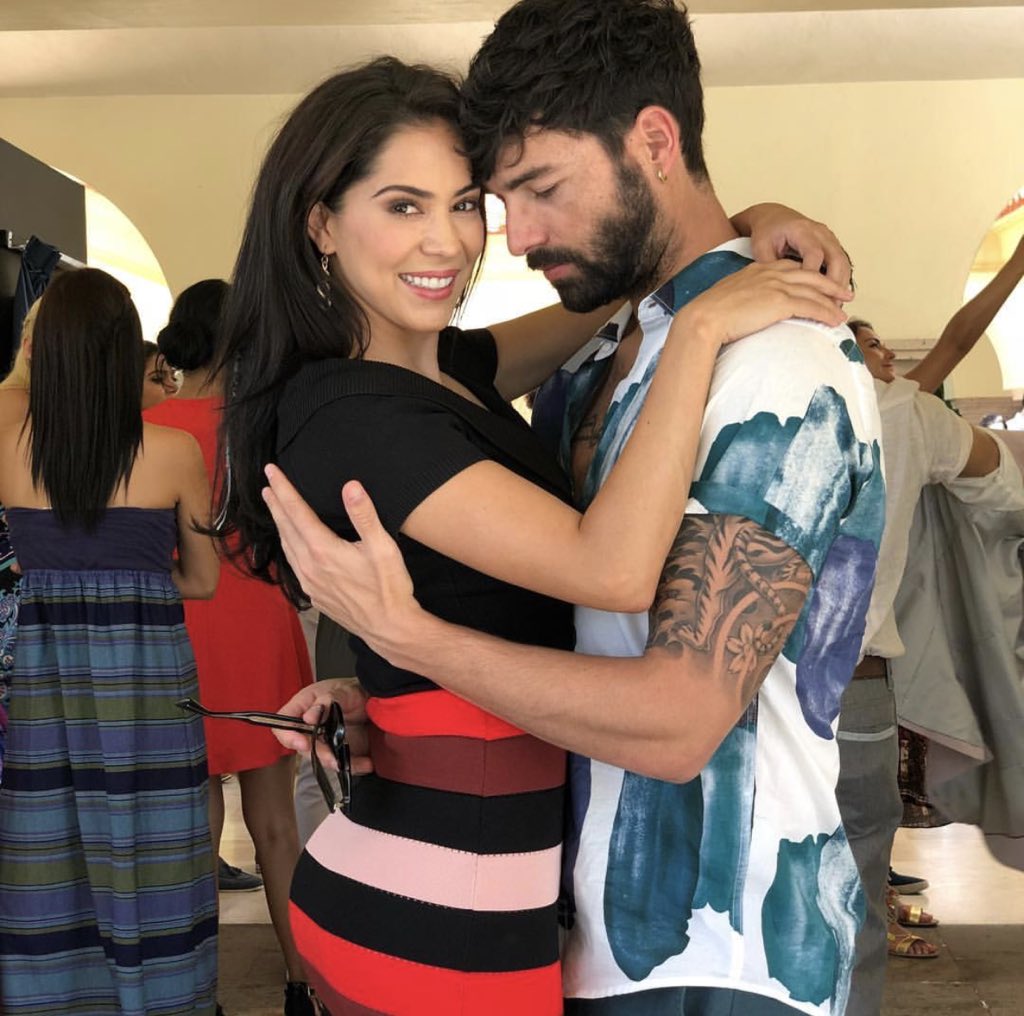 _tanachy's tweet photo. Gracias #Ferbara fue tan poco los momentos de ustedes pero fueron MARAVILLOSOS, hubiéramos querido más pero solo esperamos verlos en otro proyecto JUNTOS dónde puedan valorar más sus personajes 💛 Los extrañare @loregraniewicz #HijasDeLaLuna #FERBARA https://t.co/GliiIj2DtQ