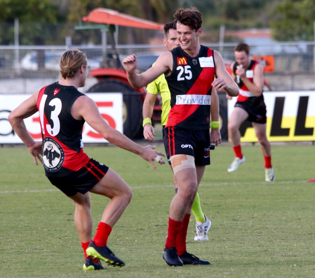 PerthFC's tweet photo. That winning feeling π#wafooty #wafootball #redlegs #mightydemons https://t.co/MAueB1mhO2