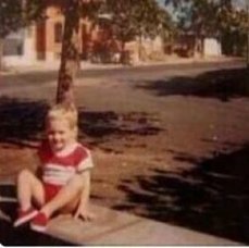 lyrafrases's tweet photo. Eu esperando vc vir falar cmg 

#SegundaDetremuraSdv https://t.co/zYOVYTscXF