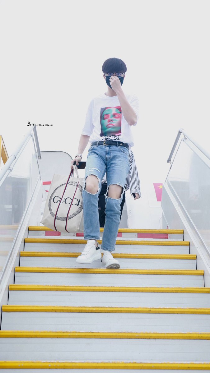 ChenLinongTeam's tweet photo. 180611 | #CHENLINONG @ PEK arrival Back from Nanjing.

Cr. OneStepCloser

#ChenLinong @n30201 #NINE
#陈立农 #Ninepercent #陈立農 #百分之九少年 @NINEPERCENT_IC #百分之九 https://t.co/n7VNzJgSW9