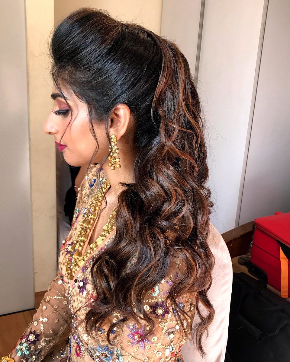 ArtistPoonam's tweet photo. https://t.co/iNtb1LMfKz
Voluminous Curls Ponytail look for @weddingsutra
#hairbypoonamsolanki
#assistedby @pinayaki16
#makeup #hair #hairstylist #celebrityhair #celebrityhairstylist #bridalhair #hairartist #bridalhairstylist #hairstylingbyme #bookmenow #braidstyles #bunstyles https://t.co/zb4ZilSlsP