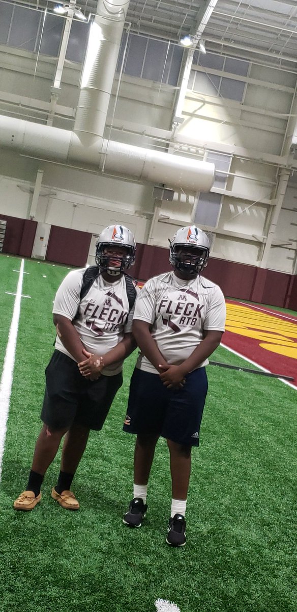 cedwilliams76's tweet photo. Had a great time at Minnesota Gophers camp🏈 https://t.co/QsbCTcuHK5