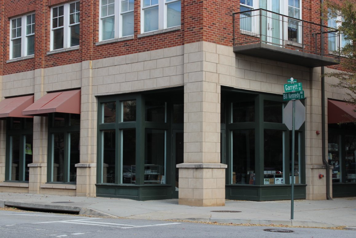 If you're a fan of #TheZimmernList, you'll see a familiar place on tomorrow's new episode! Tune in to the <a href="/travelchannel/">Trvl Channel</a> Tuesday night at 9 p.m. to see <a href="/andrewzimmern/">Andrew Zimmern</a> visit Gunshow!