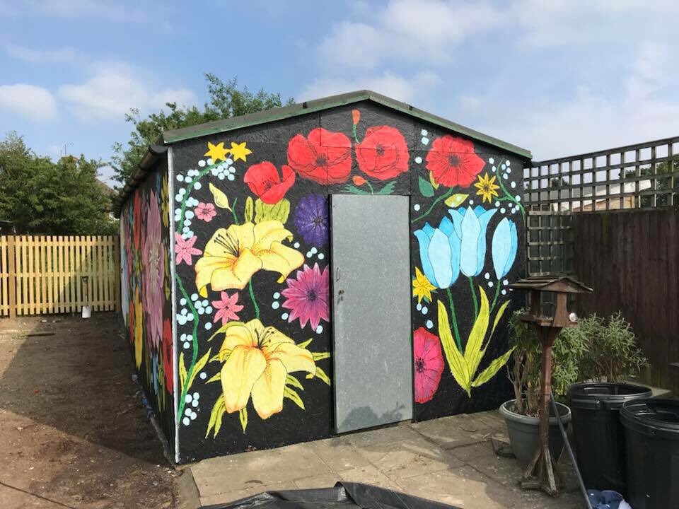 decoratorsforum's tweet image. And two think mine is dark brown😂 #coolshed #camouflage