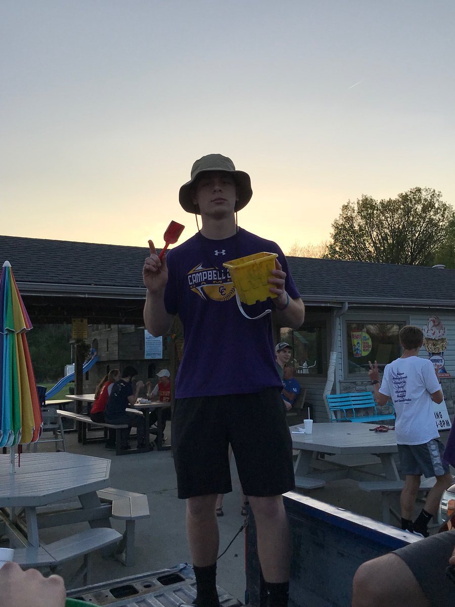 holtz_ella's tweet photo. Happy birthday Peyton! You have the biggest heart and love the Lord with it all!! You are full of swag forever plus 4!! Welcome to the adult life!! ⛓✨ #bigboygangmoves #happylife #swag #frickthat https://t.co/WiEoizAqlX