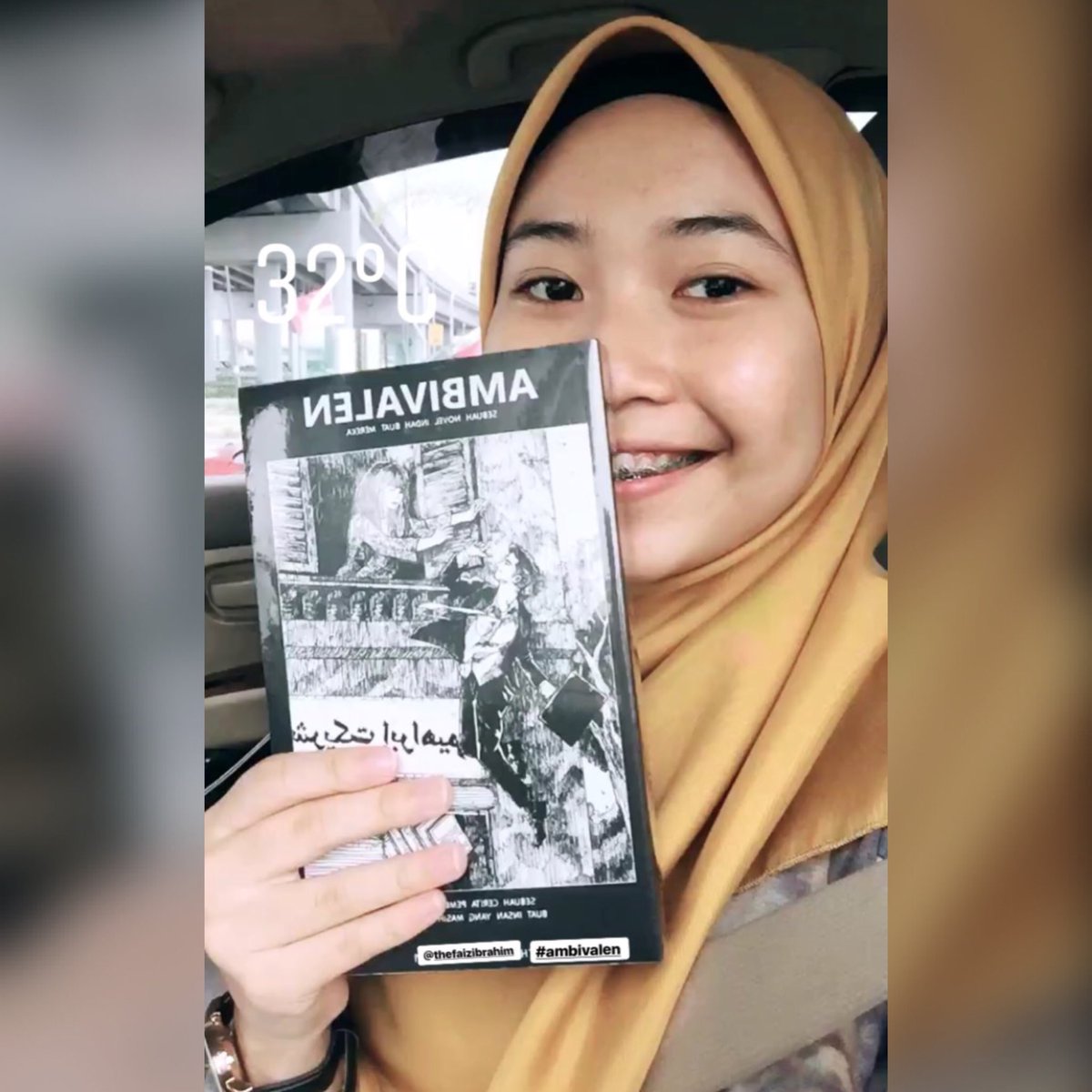 thebookuhq's tweet photo. Alhamdulillah, terima kasih kerana mendapatkan #AMBIVALEN.

Ramai pembaca suka dengan jalan cerita buku #AMBIVALEN dan sampai terbawa-bawa ke mimpi selepas membaca.

Wahh. 😍

The Booku
Penerbit Buku Berjiwa Moden
☏ 013-7949-104
✉ thebooku@gmail.com https://t.co/b6zGrDoCiR