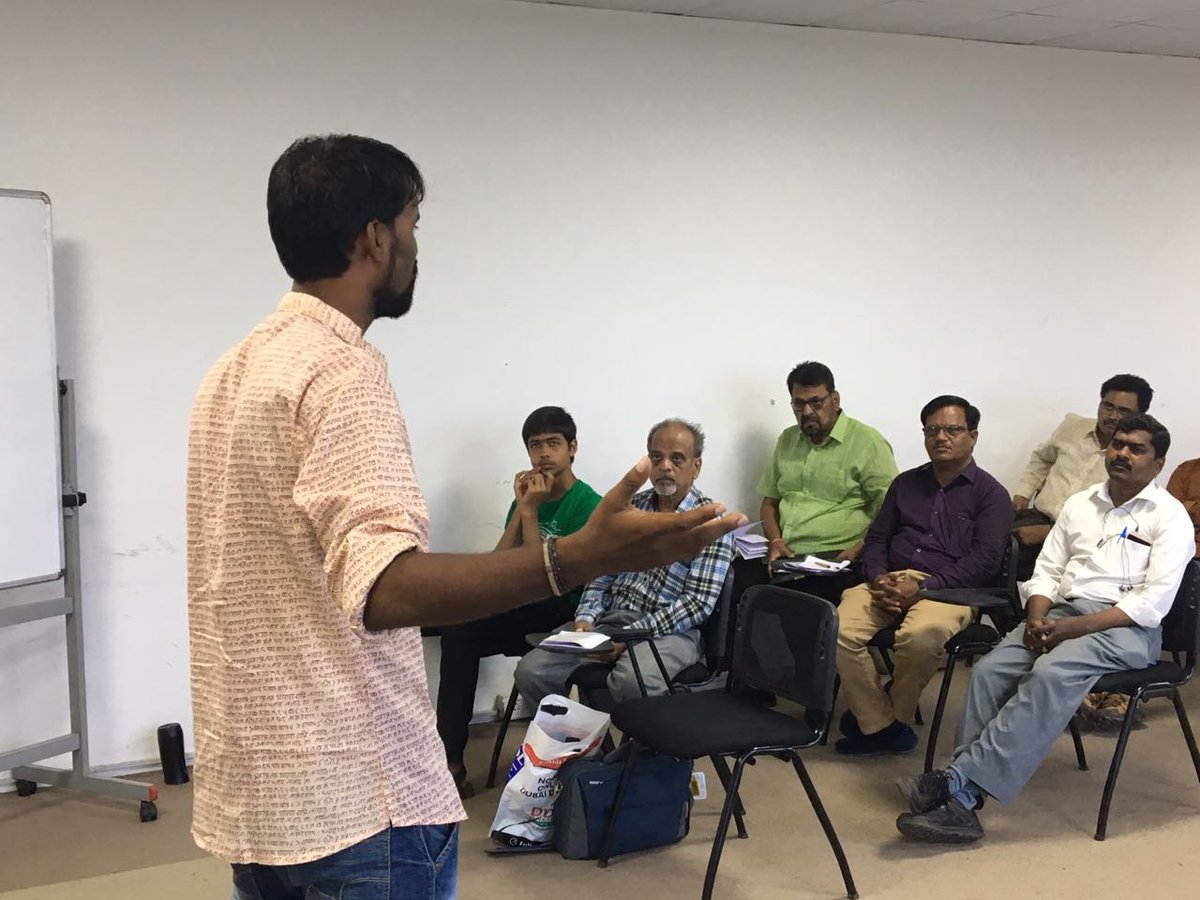 APG_Learning's tweet photo. Nitin Pawar (Producer / Director - Koripati Production) and team addressed. Become a You tuber workshop and Digital Film making students
#SIILC #filmmaking #youtube #KoripatiProduction https://t.co/HjX6oSNJL2