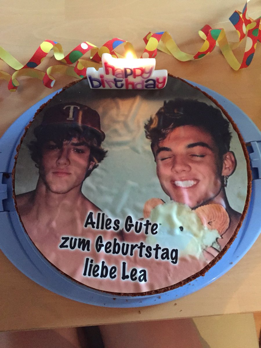 Best birthday. What do u think #AskEthanAndGrayson  😂😋 @EthanDolan @GraysonDolan