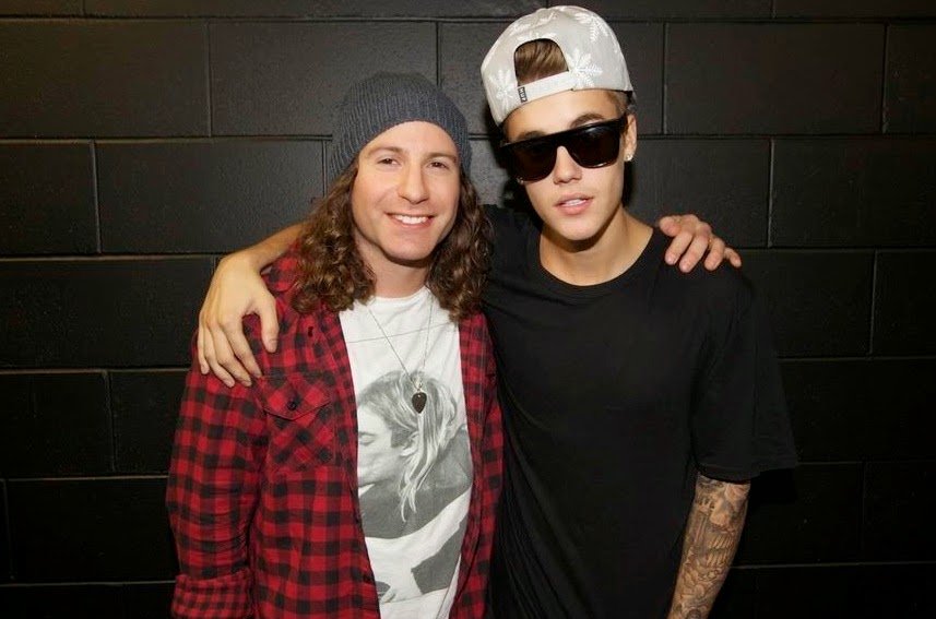 TeamJBieberMX's tweet photo. Happy Birthday @dankanter WE LOVE YOU SO MUCH!💙 https://t.co/2Ocp2t9hJB