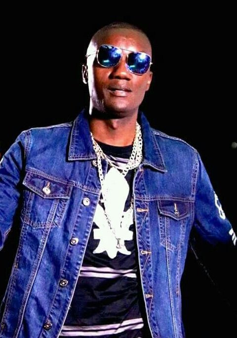 apuulinicholas's tweet photo. At dawn kasanga: Every Wednesday its video premiere alongside @DjShiru and @McPercyUg 
With a coup of your favorite arists
#shirumatic https://t.co/fppplPZVtk
