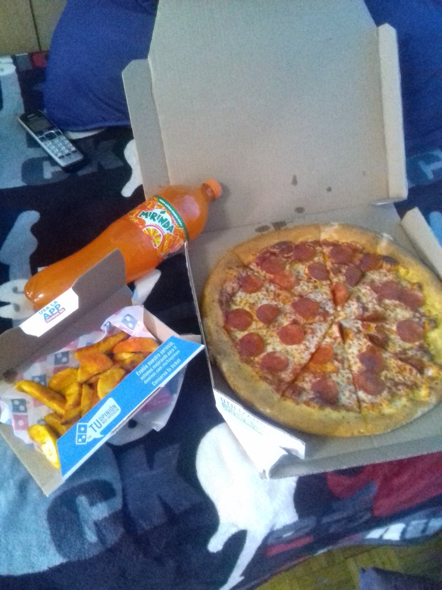 Invaderotar's tweet image. #DominosPizzaYJuega @BarcadeVG