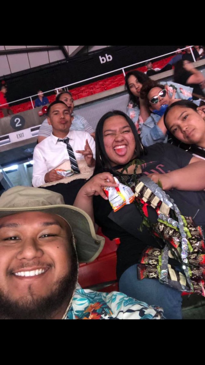 Mjay_Fonua's tweet photo. baby sibs did the damn thing 🎓✨ #classof2018 https://t.co/nT8G10g7sM