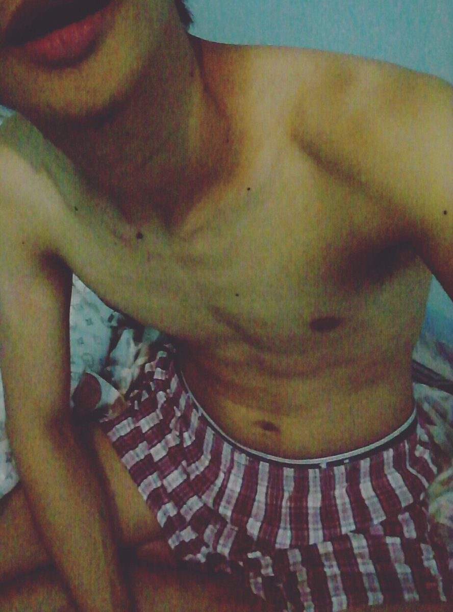 BatmanMiggy's tweet photo. I actually forget what i look like https://t.co/v5o9LaypLC
