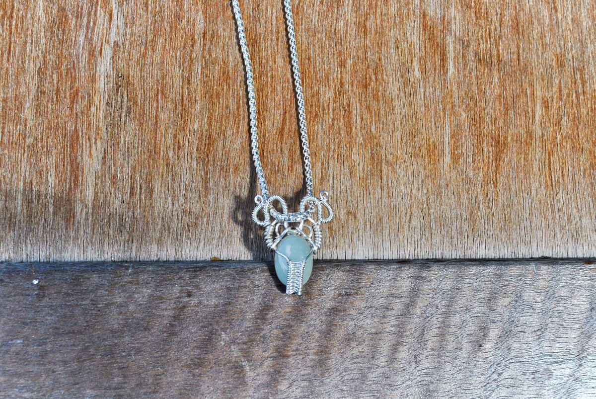 solafidebene111's tweet photo. new prehnite stone wrap in the shop ! #prehnite #wirewrap #ooak #handmade #necklace 

https://t.co/gW7n4hrc5r https://t.co/QwIHkXrcnZ