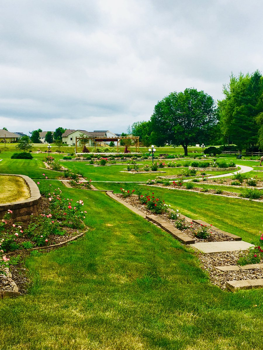 SCRoseFestival's tweet photo. The Rose Garden is in prime form for the upcoming weekend festivities!! 🌹 See you all for the 60th Annual Rose Festival🌹 #SCRoseFestival2018 https://t.co/UyjgPwQfqR