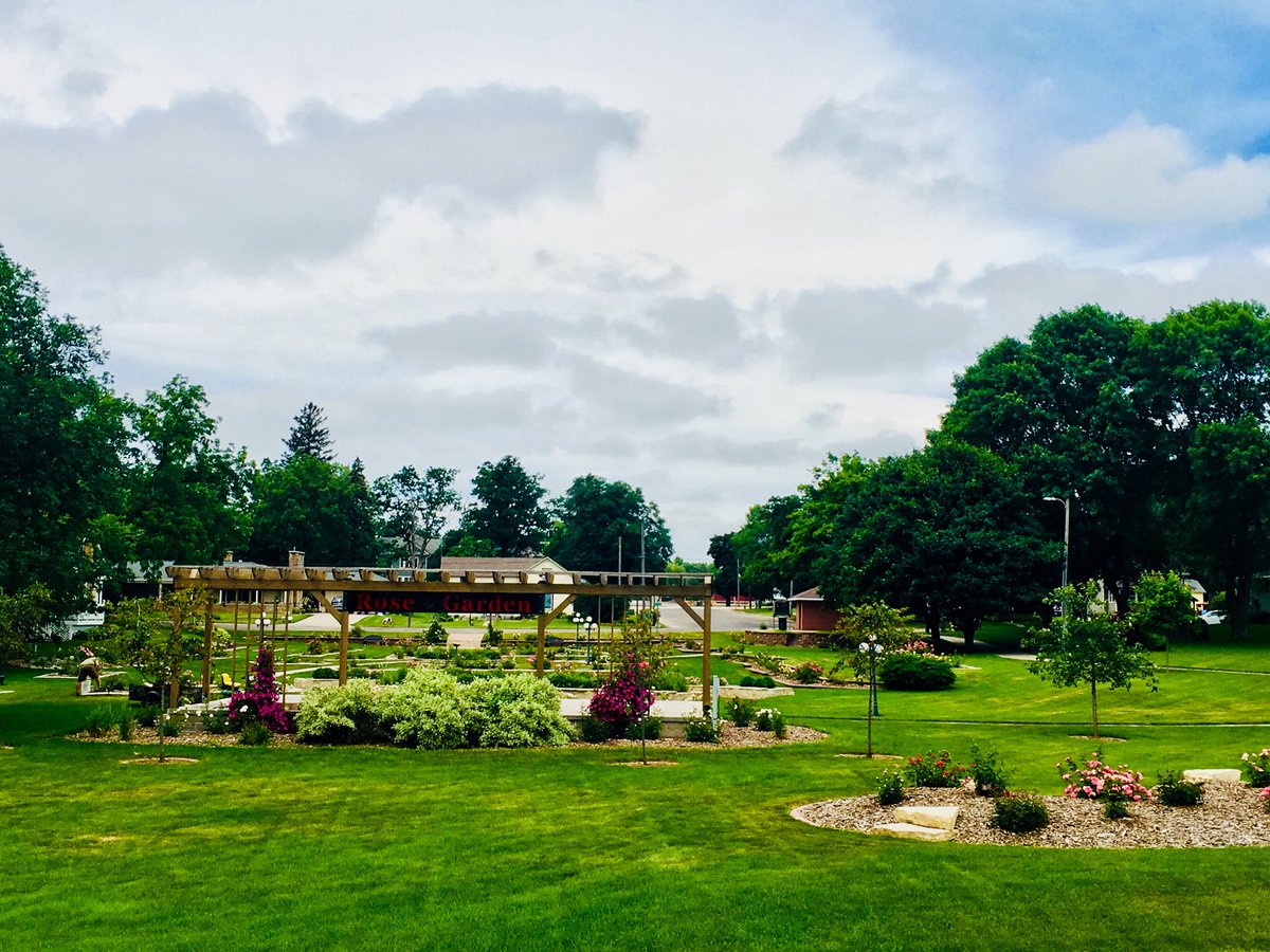 SCRoseFestival's tweet photo. The Rose Garden is in prime form for the upcoming weekend festivities!! 🌹 See you all for the 60th Annual Rose Festival🌹 #SCRoseFestival2018 https://t.co/UyjgPwQfqR
