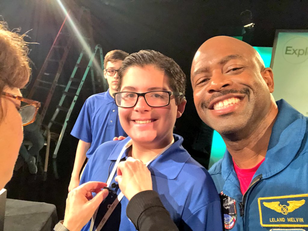Astro_Flow's tweet photo. Thanks @ToshibaInnovate , @NSTA and @BillNye for inspiring our kids to be #STEM / #STEAM champions over the last 26 years with #ExploraVision. Congratulations to the K-12 winners. I hope you enjoy #ChasingSpacethebook 🚀✈️🛰🌏⚒🔭🔬 https://t.co/lDGRJCUQW9