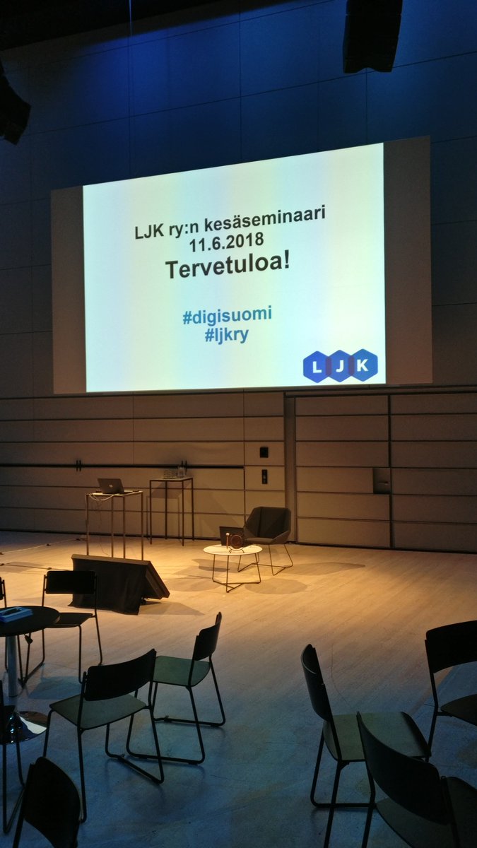 Musiikkitalolla kaikki valmista LJKry:n kohta alkavaa kesäseminaaria varten. Tänään selvitetään räjäyttääkö digi johtamisen #ljkry #digisuomi