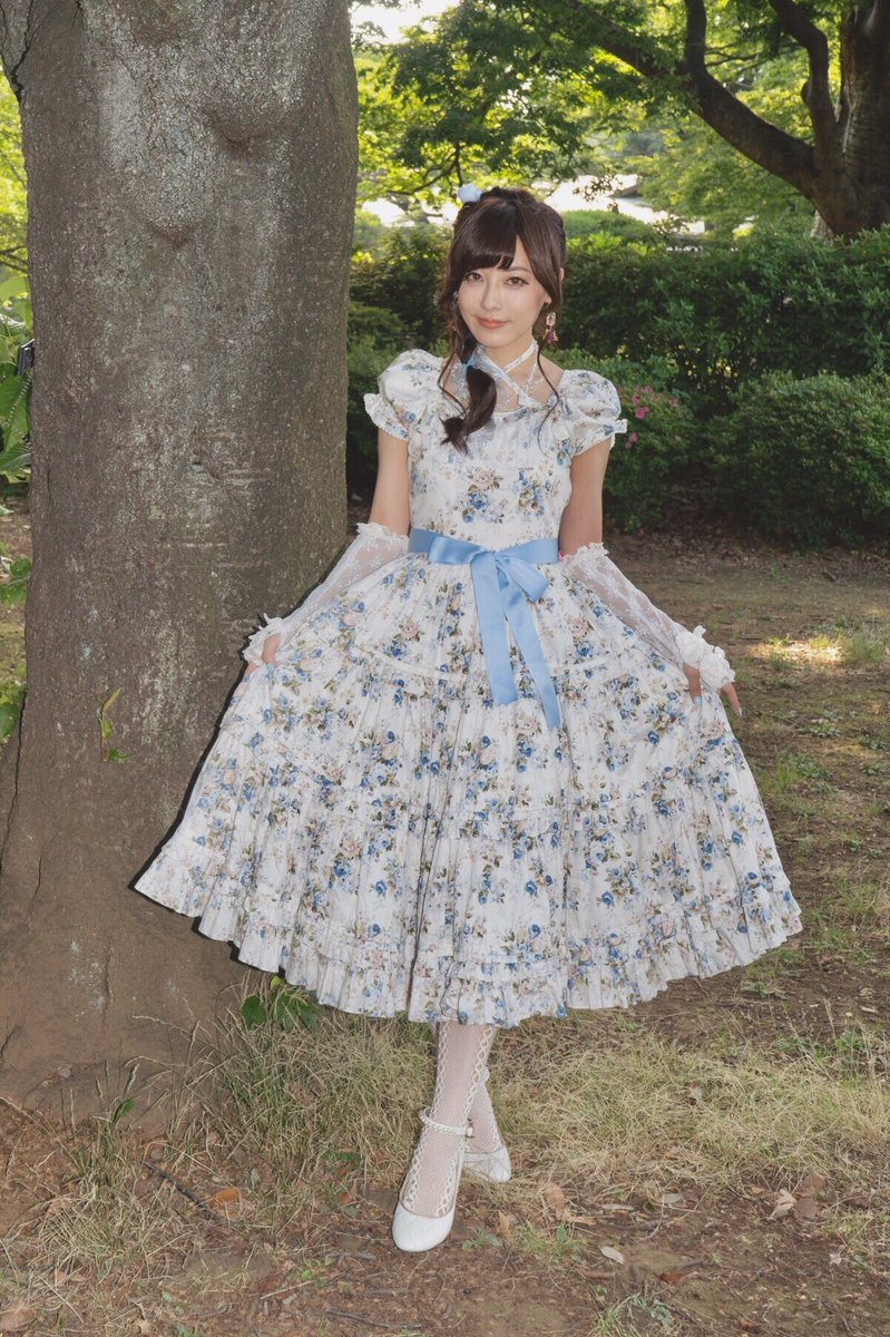 ロココブーケ会 の日のコーデ🎀 ロココブルーのロングドレスのウエスト