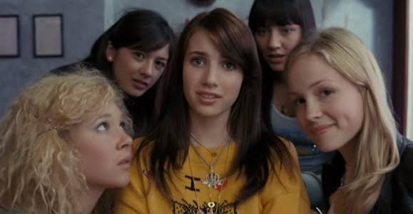 Wild Child (2008)- girl's dad made her study in a boarding school thinking it might finally change her- funnyyy- emma roberts aAAaA girl crush ♡- alex pettyfer is also here yooooo