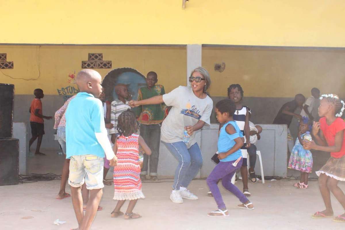 ApsSorrir's tweet photo. Música, dança, teatro e muito humor, também fizeram parte desse dia tão maravilhoso
Ainda sobre a visita de confraternização ao centro de acolhimento de crianças e jovens EL BETEL
Uma vez APS, APS para sempre https://t.co/f6YKPmeqcV