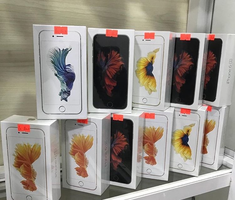PhonesForAllNg's tweet image. #Apple iPhone 6s available in 16gb and 64gb. #latestarrival #cheapiphones #Applefreak #nationwidedelivery