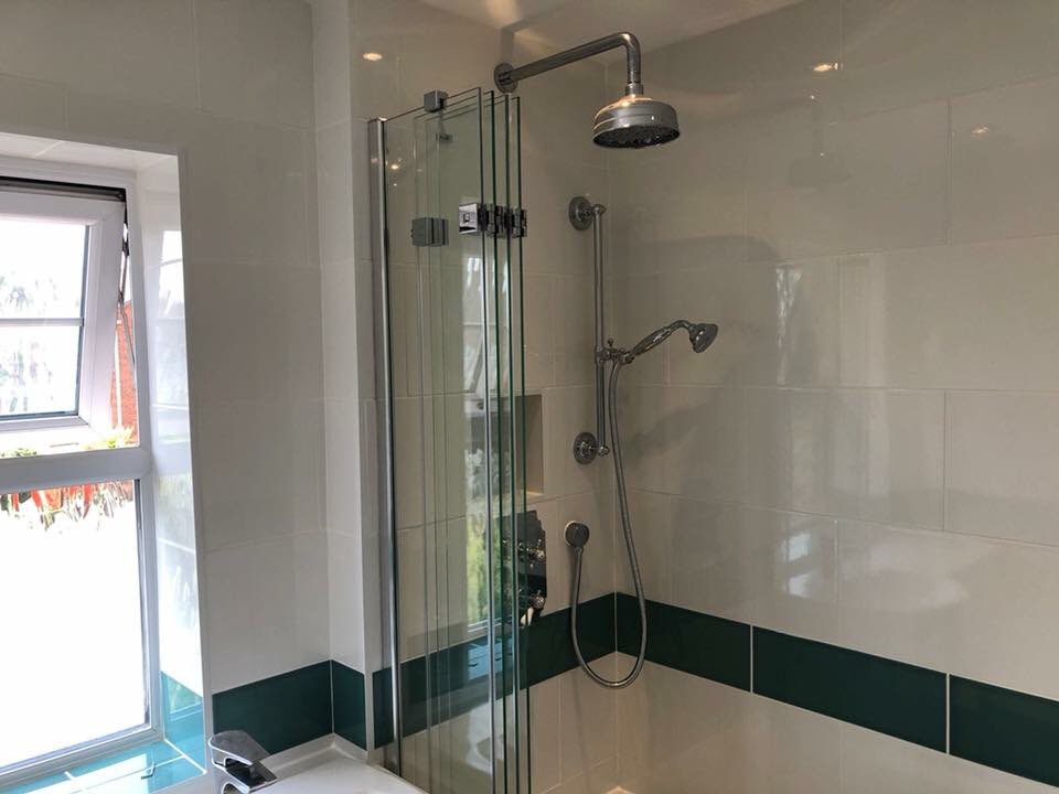 acinstallation1's tweet photo. Bathroom supplied &amp; fitted in Maidstone, full refit that included new dry lined walls &amp; ceiling, new lighting, plumbing &amp; central heating work, wall &amp; floor tiling, New internal door, electrics &amp; painting, this job was done all on time &amp; within the budget. https://t.co/5ko6rTY05i