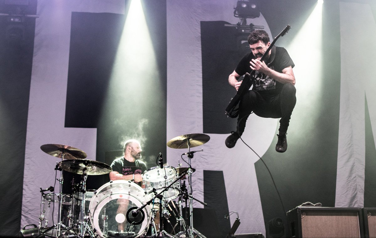 Hoy en Deportes Cuatro analizamos si Gorka Urbizu de @BerriTxarrak salta más alto que CR7. 😂😂